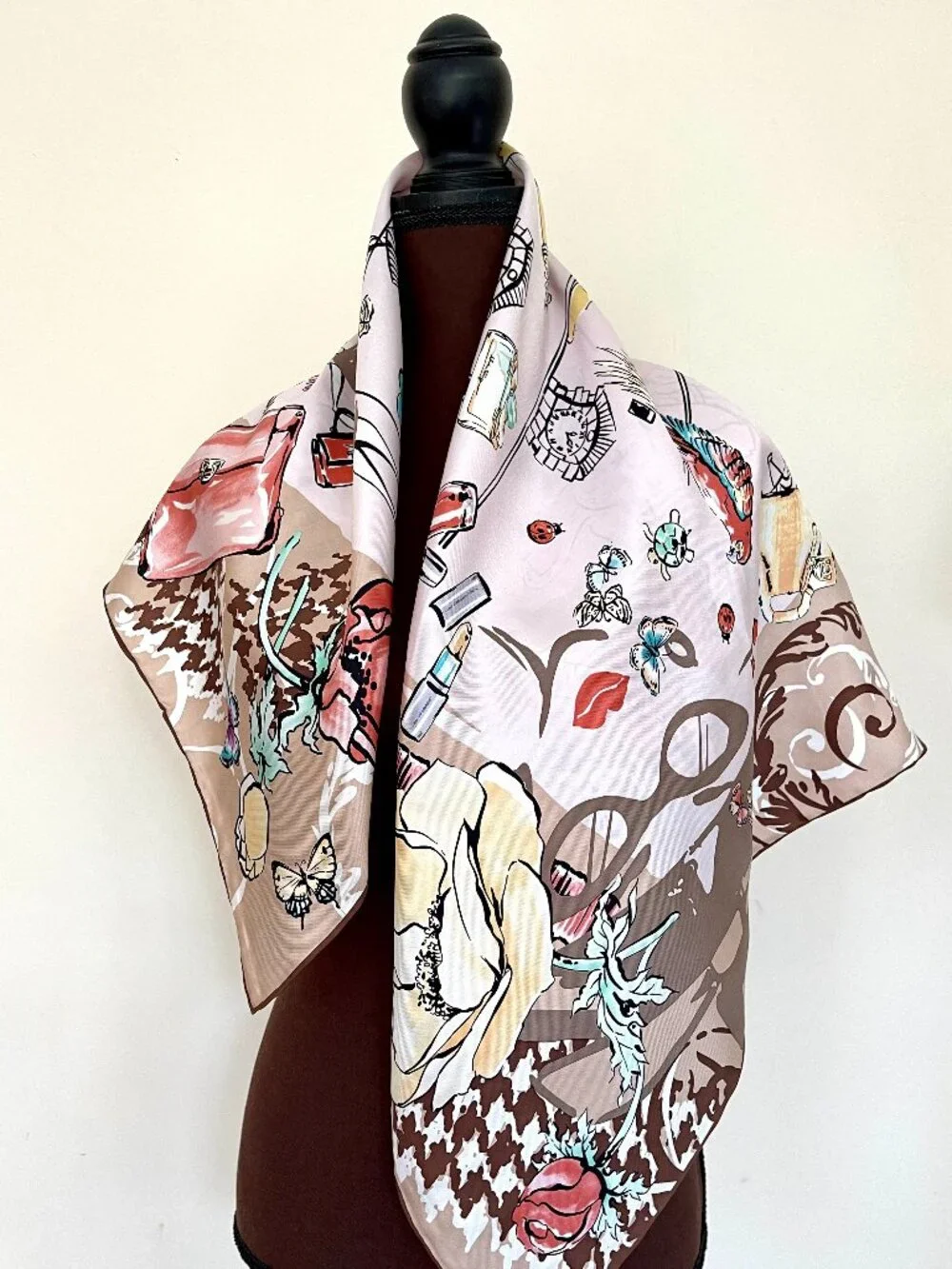 NWT Salvatore Ferragamo Icons Beauty Beige Silk Scarf
